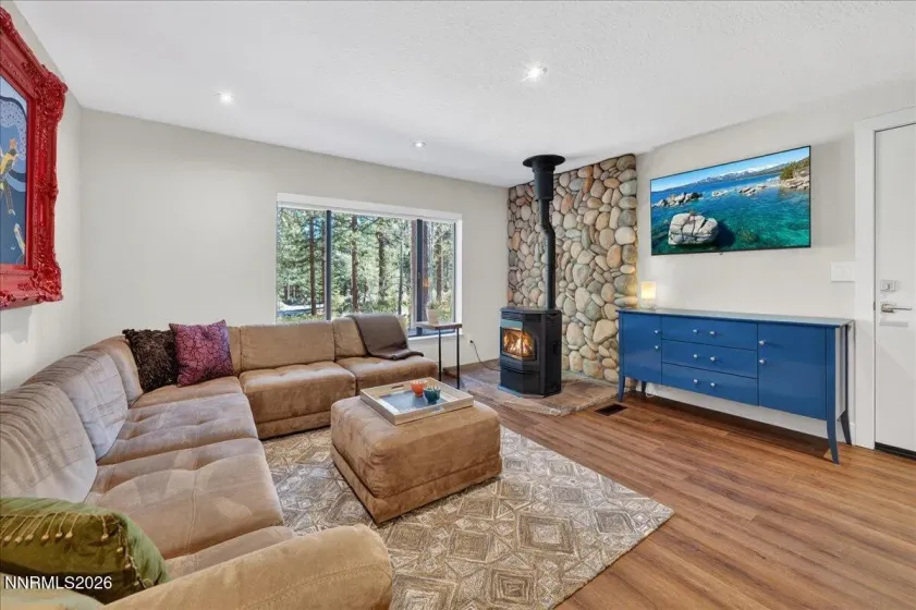 805 Joy Lake, Reno, Nevada 89511, 4 Bedrooms Bedrooms, ,3 BathroomsBathrooms,Residential,Residential,Joy Lake,260005199