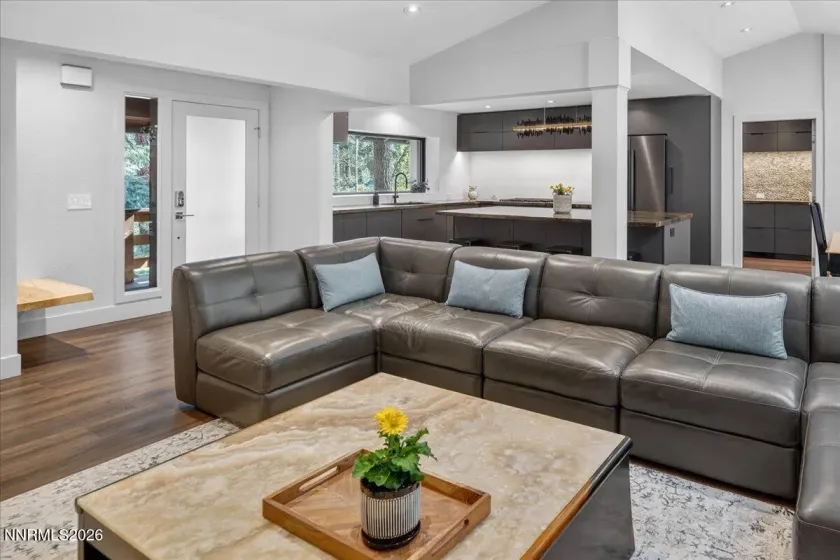 805 Joy Lake, Reno, Nevada 89511, 4 Bedrooms Bedrooms, ,3 BathroomsBathrooms,Residential,Residential,Joy Lake,260005199