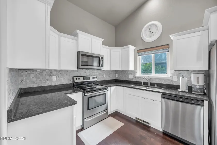 210 Heather, Fernley, Nevada 89408, 4 Bedrooms Bedrooms, ,2 BathroomsBathrooms,Residential,Residential,Heather,260005212