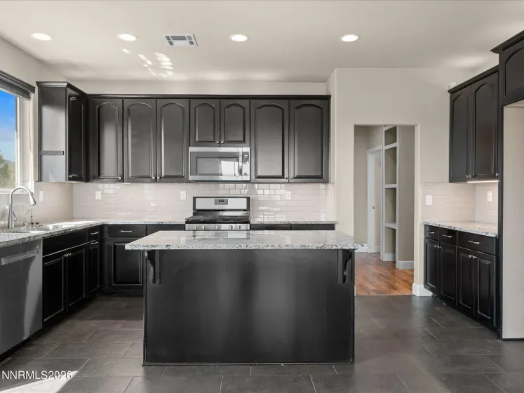 619 Saddle Horn, Fernley, Nevada 89408, 3 Bedrooms Bedrooms, ,3 BathroomsBathrooms,Residential,Residential,Saddle Horn,260005214