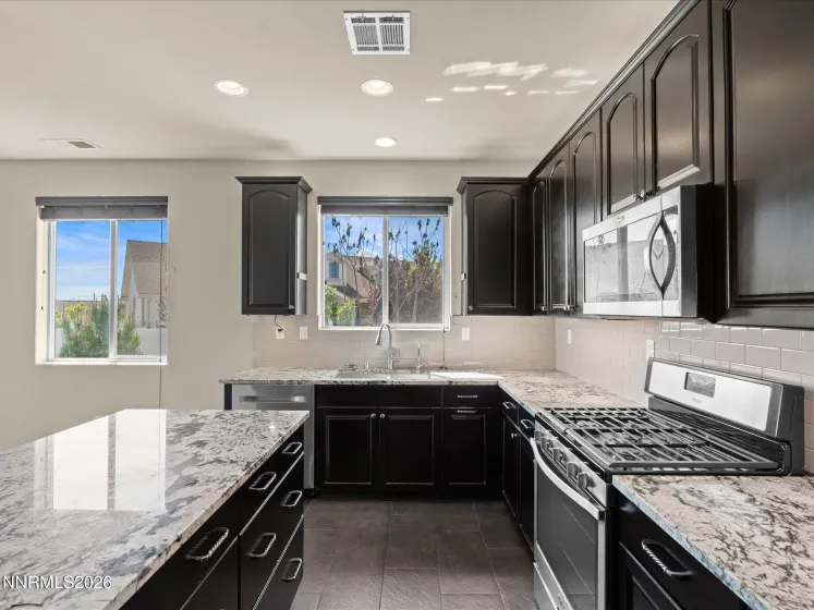 619 Saddle Horn, Fernley, Nevada 89408, 3 Bedrooms Bedrooms, ,3 BathroomsBathrooms,Residential,Residential,Saddle Horn,260005214