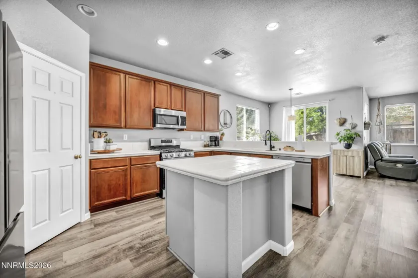 3664 Banfi, Sparks, Nevada 89436, 4 Bedrooms Bedrooms, ,3 BathroomsBathrooms,Residential,Residential,Banfi,260005234