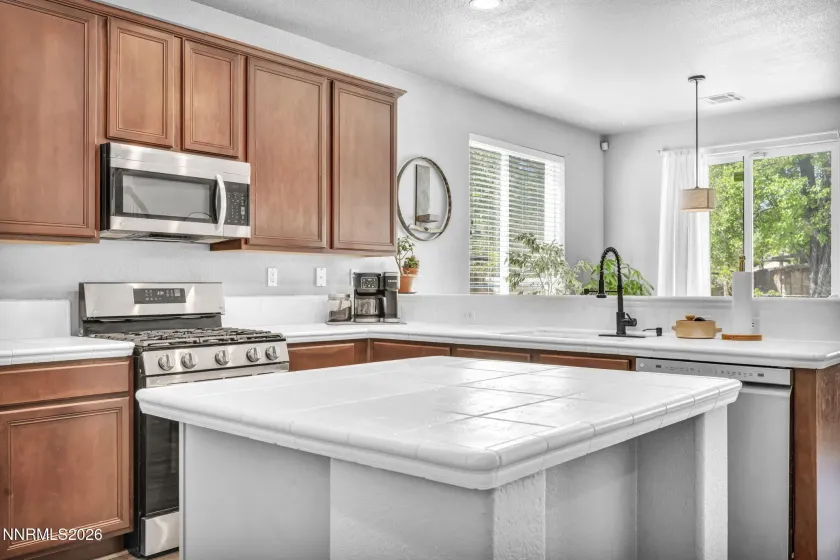 3664 Banfi, Sparks, Nevada 89436, 4 Bedrooms Bedrooms, ,3 BathroomsBathrooms,Residential,Residential,Banfi,260005234