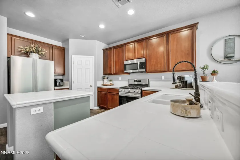 3664 Banfi, Sparks, Nevada 89436, 4 Bedrooms Bedrooms, ,3 BathroomsBathrooms,Residential,Residential,Banfi,260005234