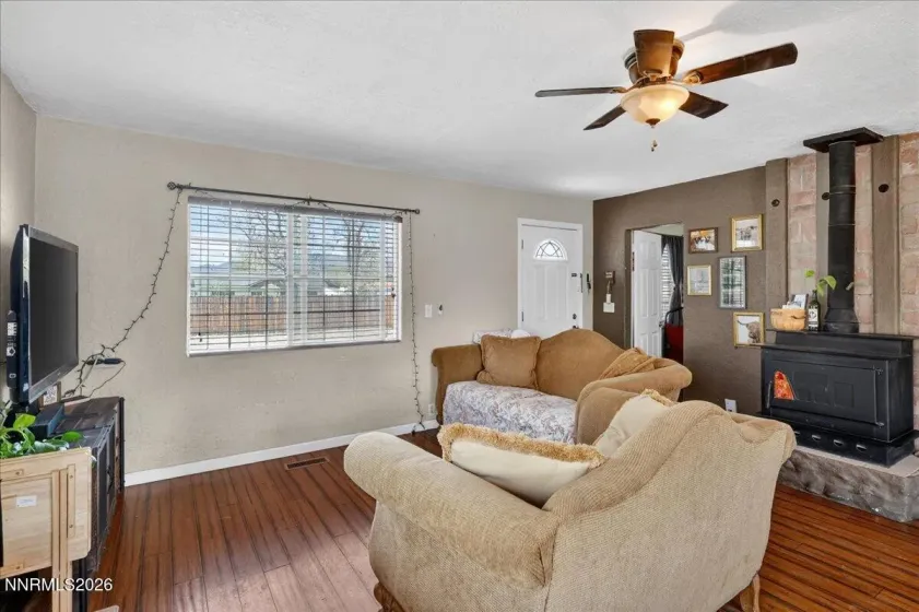 270 Vine, Fernley, Nevada 89408, 3 Bedrooms Bedrooms, ,1 BathroomBathrooms,Residential,Residential,Vine,260005200