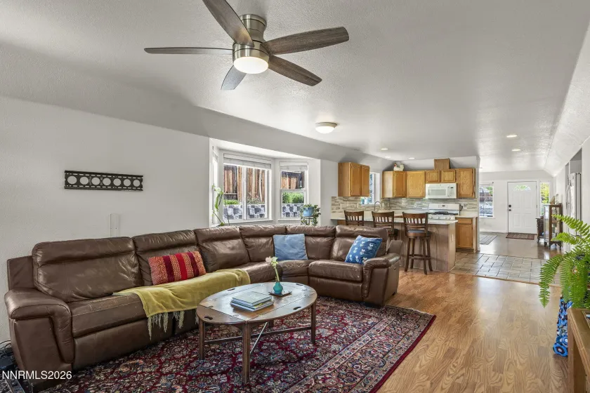 9305 Cordoba, Sparks, Nevada 89441, 4 Bedrooms Bedrooms, ,2 BathroomsBathrooms,Residential,Residential,Cordoba,260005205