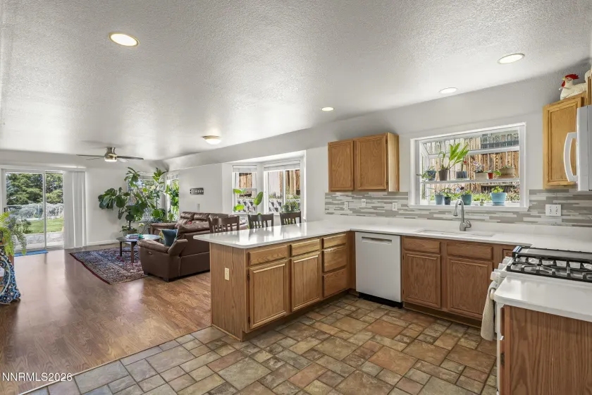 9305 Cordoba, Sparks, Nevada 89441, 4 Bedrooms Bedrooms, ,2 BathroomsBathrooms,Residential,Residential,Cordoba,260005205