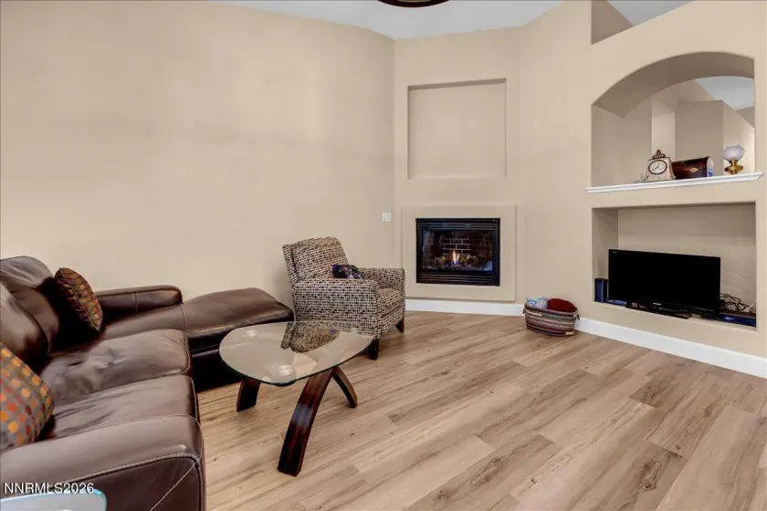 1057 Fuggles, Sparks, Nevada 89441, 4 Bedrooms Bedrooms, ,2 BathroomsBathrooms,Residential,Residential,Fuggles,260005206