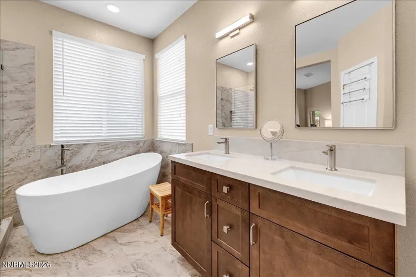 1057 Fuggles, Sparks, Nevada 89441, 4 Bedrooms Bedrooms, ,2 BathroomsBathrooms,Residential,Residential,Fuggles,260005206