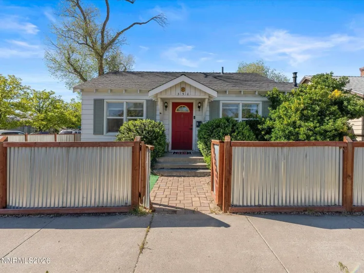 350 Claremont, Reno, Nevada 89502, 2 Bedrooms Bedrooms, ,1 BathroomBathrooms,Residential,Residential,Claremont,260005173