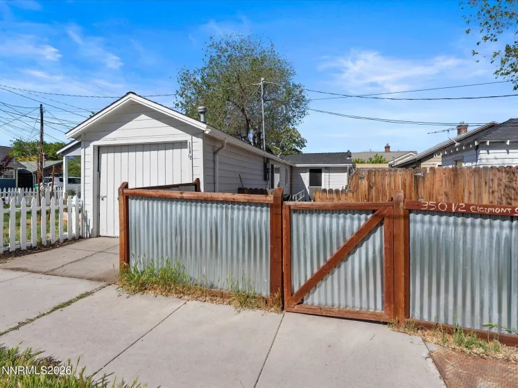 350 Claremont, Reno, Nevada 89502, 2 Bedrooms Bedrooms, ,1 BathroomBathrooms,Residential,Residential,Claremont,260005173