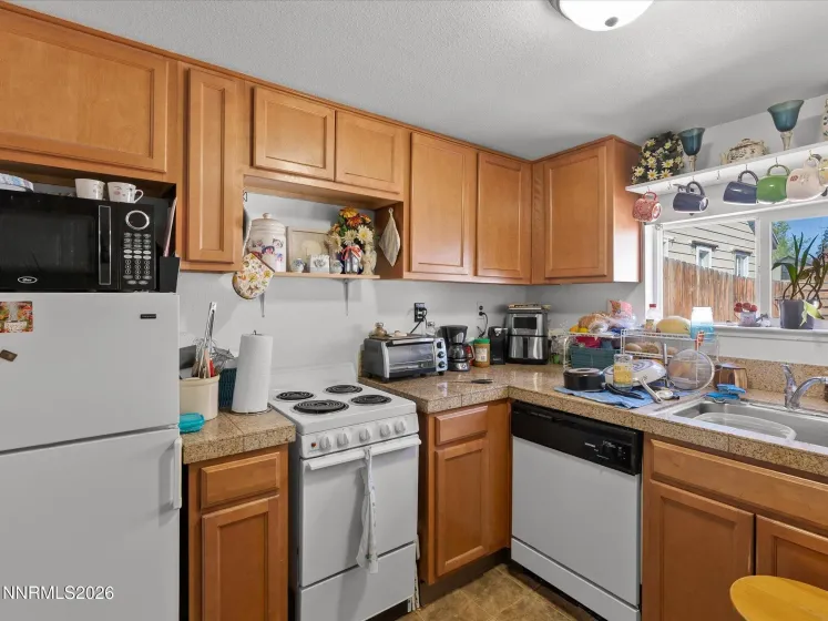 350 Claremont, Reno, Nevada 89502, 2 Bedrooms Bedrooms, ,1 BathroomBathrooms,Residential,Residential,Claremont,260005173