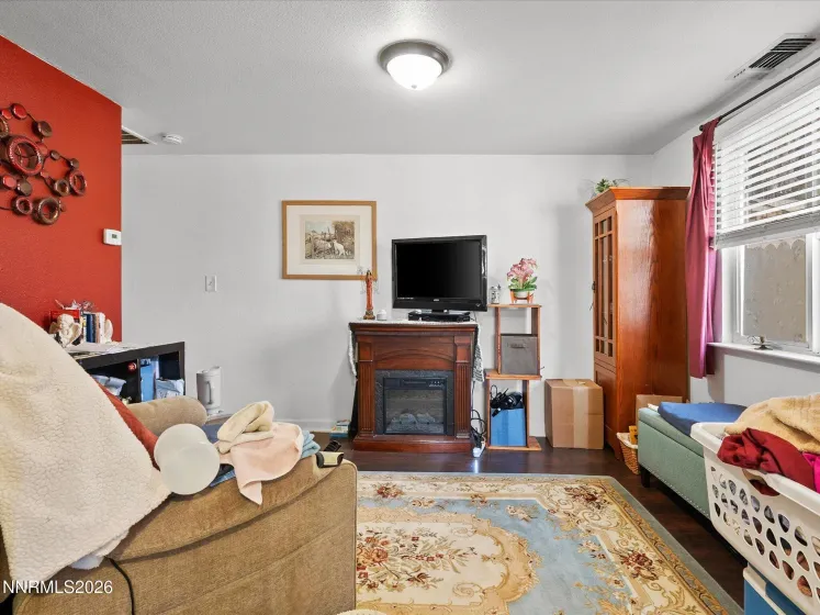 350 Claremont, Reno, Nevada 89502, 2 Bedrooms Bedrooms, ,1 BathroomBathrooms,Residential,Residential,Claremont,260005173