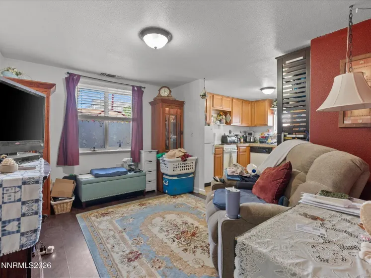 350 Claremont, Reno, Nevada 89502, 2 Bedrooms Bedrooms, ,1 BathroomBathrooms,Residential,Residential,Claremont,260005173