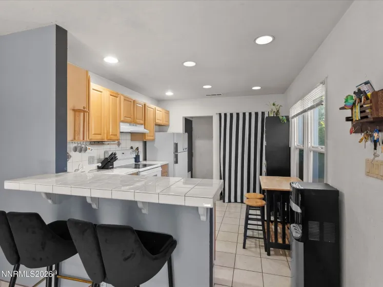 350 Claremont, Reno, Nevada 89502, 2 Bedrooms Bedrooms, ,1 BathroomBathrooms,Residential,Residential,Claremont,260005173