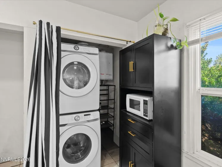 350 Claremont, Reno, Nevada 89502, 2 Bedrooms Bedrooms, ,1 BathroomBathrooms,Residential,Residential,Claremont,260005173