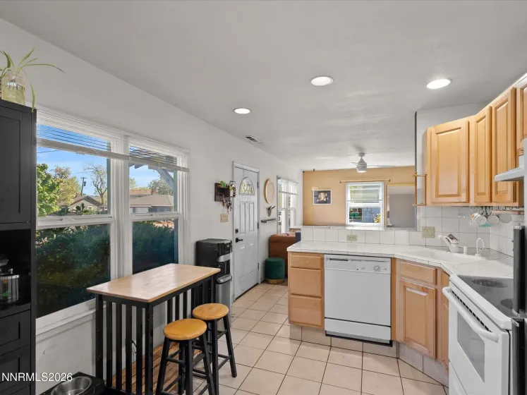 350 Claremont, Reno, Nevada 89502, 2 Bedrooms Bedrooms, ,1 BathroomBathrooms,Residential,Residential,Claremont,260005173