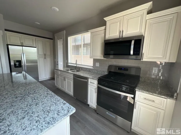 760 Bluffs, Reno, Nevada 89523, 2 Bedrooms Bedrooms, ,3 BathroomsBathrooms,Residential Lease,Manufactured,Bluffs,260005216