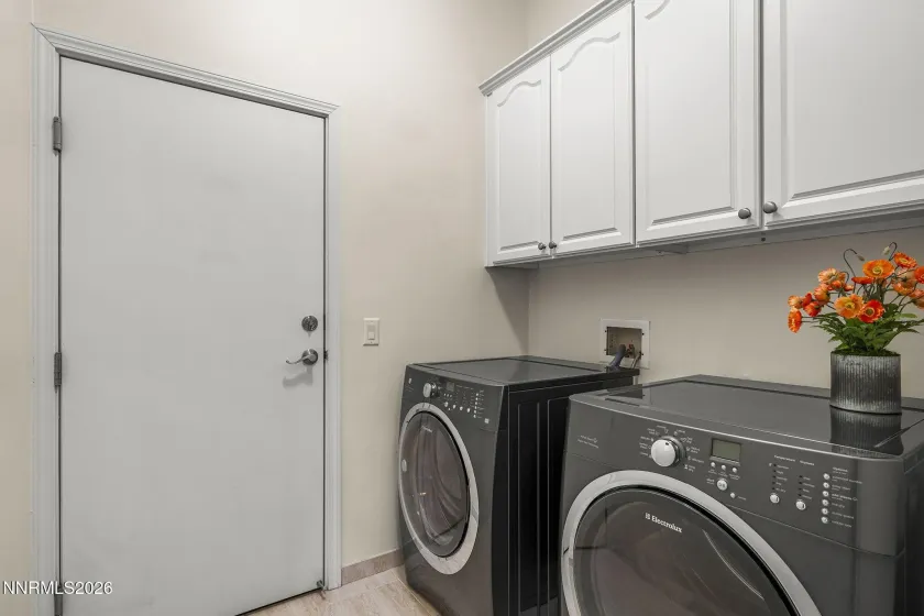 9900 Wilbur May, Reno, Nevada 89521, 2 Bedrooms Bedrooms, ,2 BathroomsBathrooms,Residential,Residential,Wilbur May,260005219