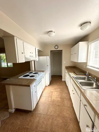 767 Van Meter, Sparks, Nevada 89434, 4 Bedrooms Bedrooms, ,3 BathroomsBathrooms,Residential Lease,Manufactured,Van Meter,260005225