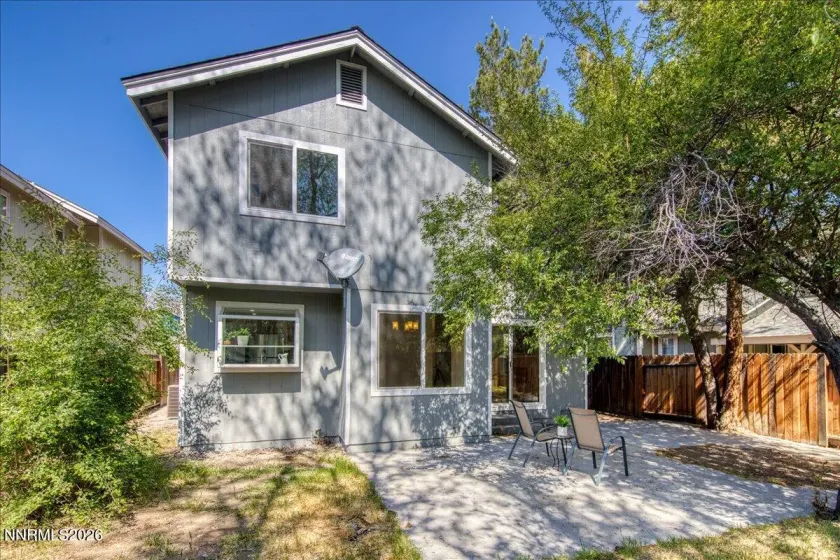 2750 Pajaro, Reno, Nevada 89502, 2 Bedrooms Bedrooms, ,3 BathroomsBathrooms,Residential,Residential,Pajaro,260005226