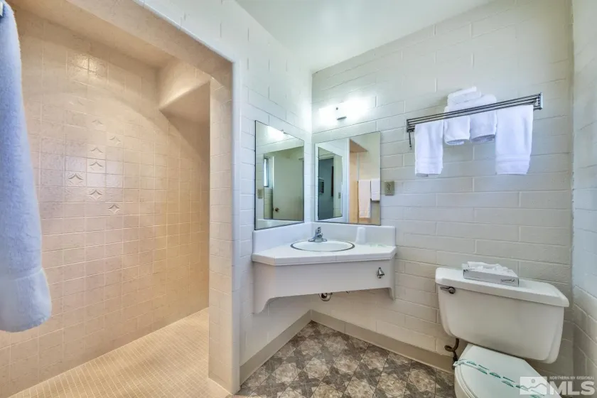 3251 Carson, Carson City, Nevada 89701, ,Commercial Sale,Residential,Carson,260005227