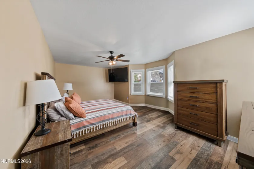 BEDROOM 1-MAIN LEVEL