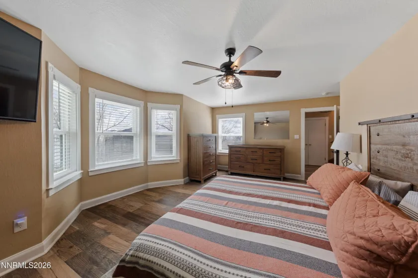 BEDROOM 1-MAIN LEVEL