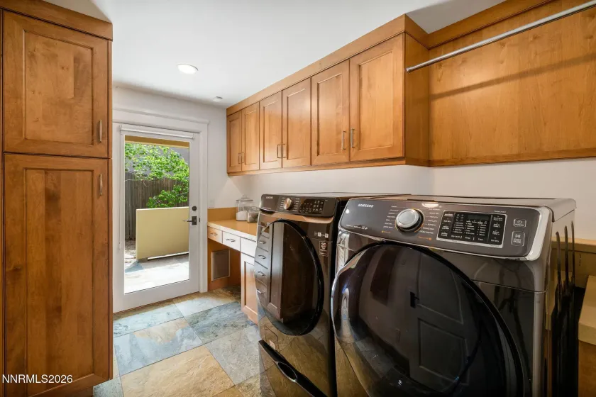 2385 Manzanita, Reno, Nevada 89509, 5 Bedrooms Bedrooms, ,4 BathroomsBathrooms,Residential,Residential,Manzanita,260005236