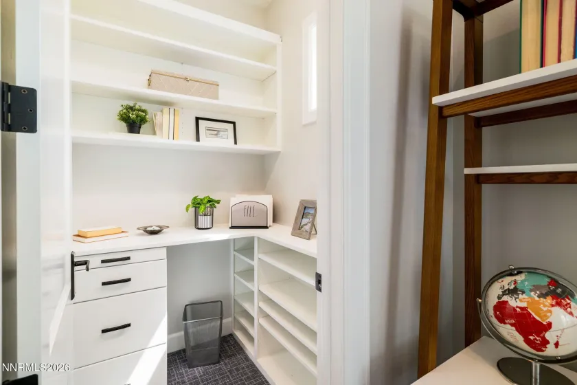 2385 Manzanita, Reno, Nevada 89509, 5 Bedrooms Bedrooms, ,4 BathroomsBathrooms,Residential,Residential,Manzanita,260005236