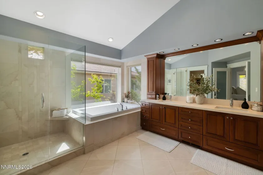 2385 Manzanita, Reno, Nevada 89509, 5 Bedrooms Bedrooms, ,4 BathroomsBathrooms,Residential,Residential,Manzanita,260005236