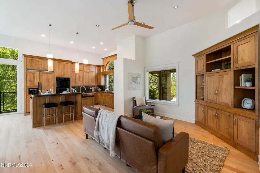 2385 Manzanita, Reno, Nevada 89509, 5 Bedrooms Bedrooms, ,4 BathroomsBathrooms,Residential,Residential,Manzanita,260005236