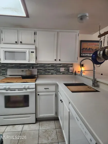 3174 Myles, Sparks, Nevada 89434, 2 Bedrooms Bedrooms, ,3 BathroomsBathrooms,Residential,Residential,Myles,260005241