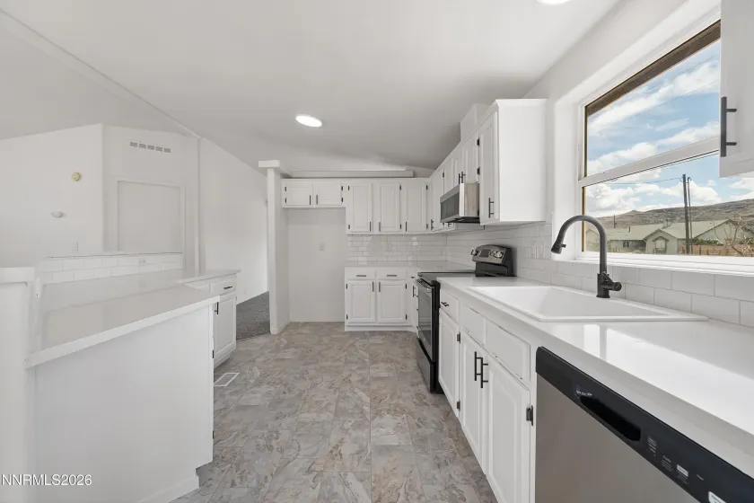 312 Phyllis, Silver Springs, Nevada 89429, 3 Bedrooms Bedrooms, ,2 BathroomsBathrooms,Residential,Residential,Phyllis,260005245