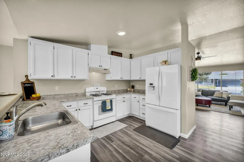 1381 Spooner, Carson City, Nevada 89706, 3 Bedrooms Bedrooms, ,2 BathroomsBathrooms,Residential,Residential,Spooner,260005248