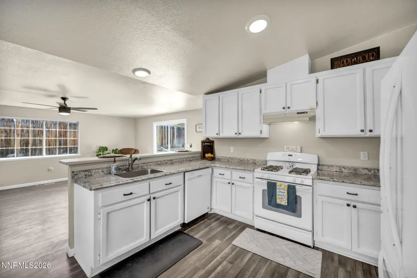 1381 Spooner, Carson City, Nevada 89706, 3 Bedrooms Bedrooms, ,2 BathroomsBathrooms,Residential,Residential,Spooner,260005248