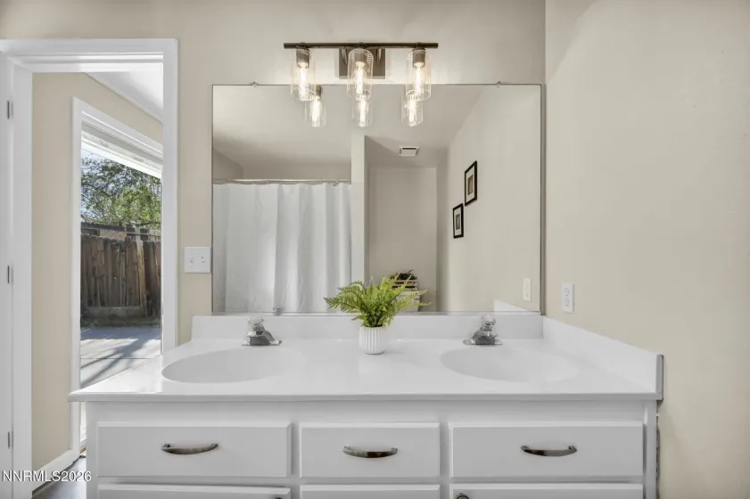 1381 Spooner, Carson City, Nevada 89706, 3 Bedrooms Bedrooms, ,2 BathroomsBathrooms,Residential,Residential,Spooner,260005248