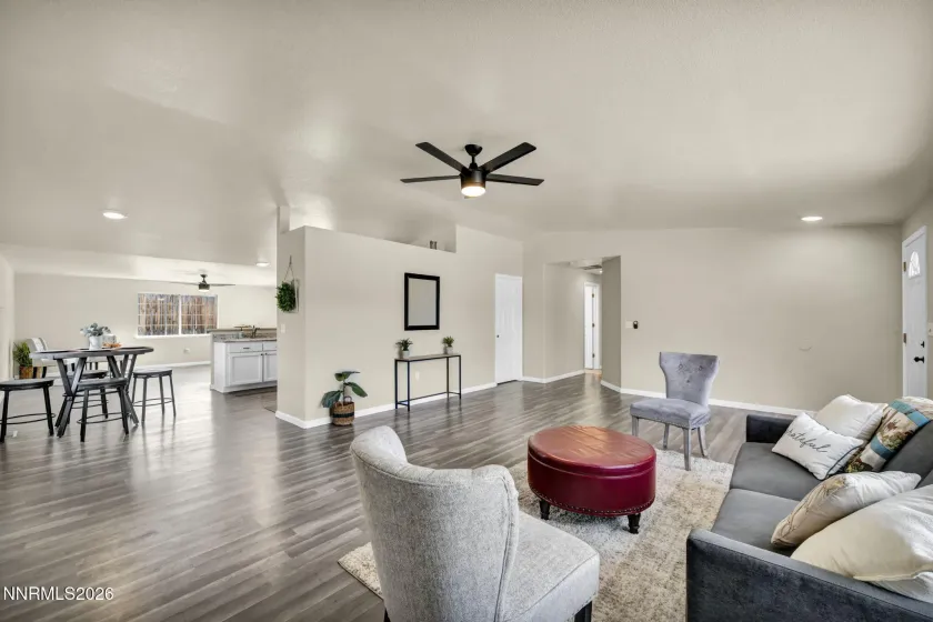 1381 Spooner, Carson City, Nevada 89706, 3 Bedrooms Bedrooms, ,2 BathroomsBathrooms,Residential,Residential,Spooner,260005248