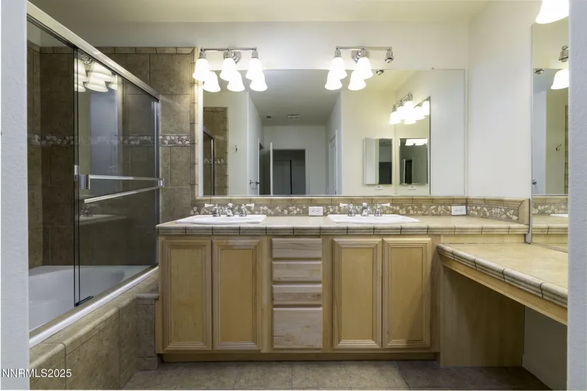 7680 Stone Bluff, Reno, Nevada 89523, 4 Bedrooms Bedrooms, ,3 BathroomsBathrooms,Residential,Residential,Stone Bluff,260005250