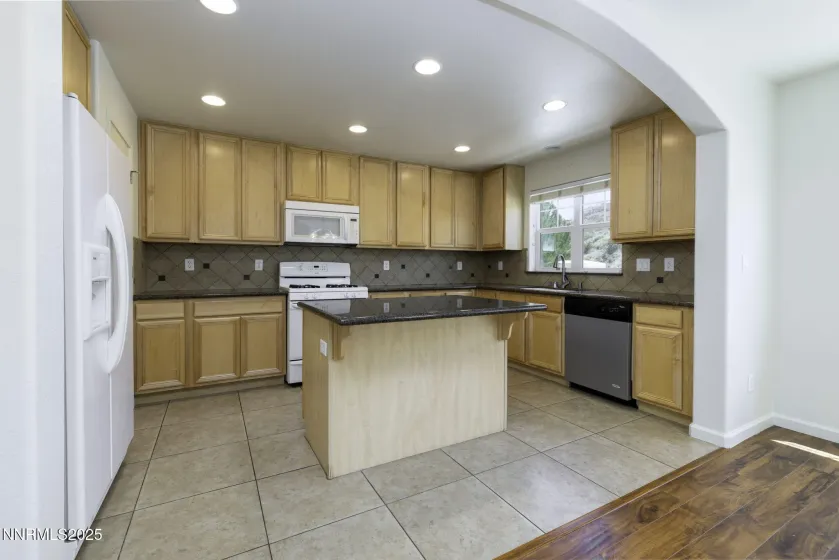 7680 Stone Bluff, Reno, Nevada 89523, 4 Bedrooms Bedrooms, ,3 BathroomsBathrooms,Residential,Residential,Stone Bluff,260005250