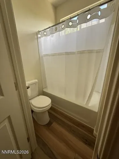 9040 Rising Moon, Reno, Nevada 89506, 3 Bedrooms Bedrooms, ,2 BathroomsBathrooms,Residential,Residential,Rising Moon,260005252