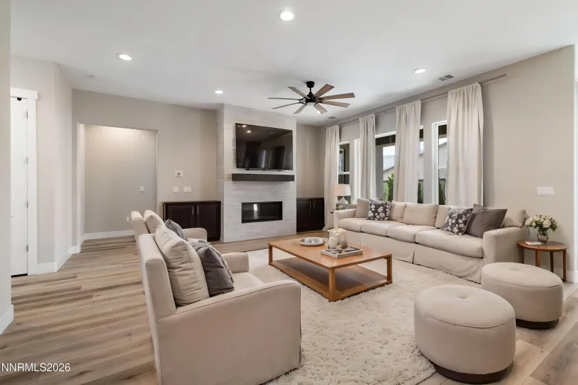 250 Commodore, Verdi, Nevada 89439, 4 Bedrooms Bedrooms, ,3 BathroomsBathrooms,Residential,Residential,Commodore,260005253