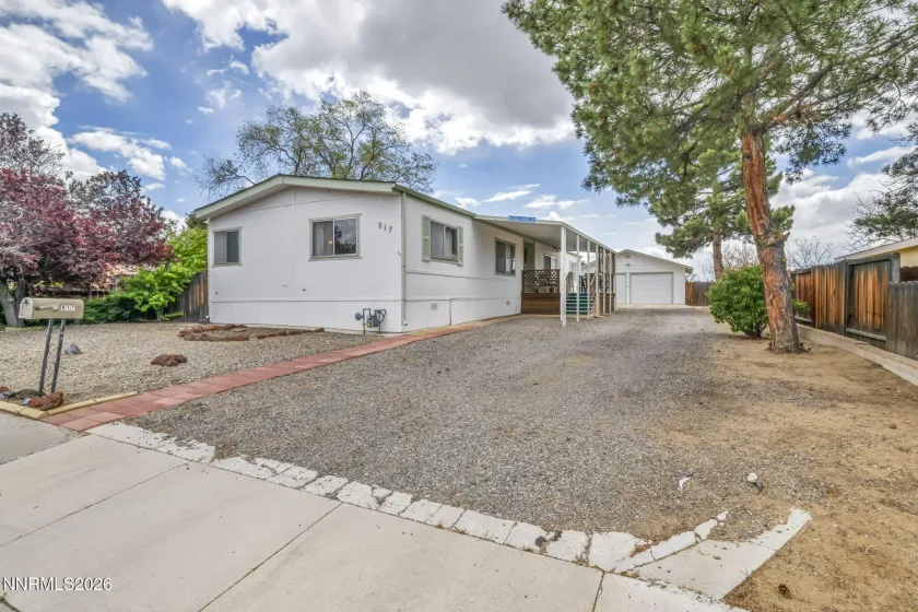 917 Loyola, Carson City, Nevada 89705, 3 Bedrooms Bedrooms, ,2 BathroomsBathrooms,Residential,Residential,Loyola,260005256