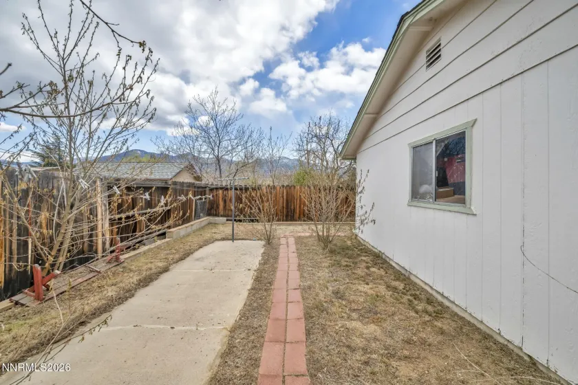 917 Loyola, Carson City, Nevada 89705, 3 Bedrooms Bedrooms, ,2 BathroomsBathrooms,Residential,Residential,Loyola,260005256