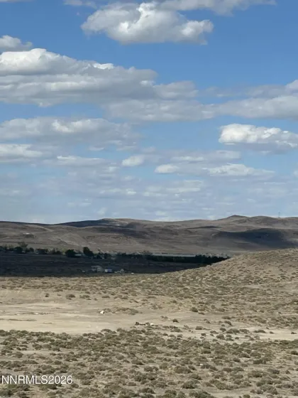 Peek view of Lahontan.