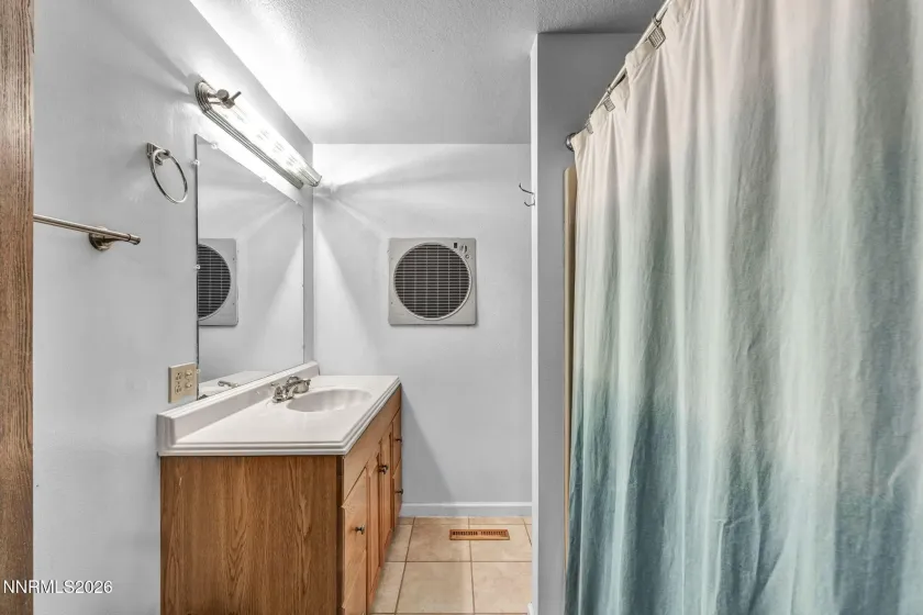 4155 Eastlake, Washoe Valley, Nevada 89704, 4 Bedrooms Bedrooms, ,2 BathroomsBathrooms,Residential,Residential,Eastlake,260005258