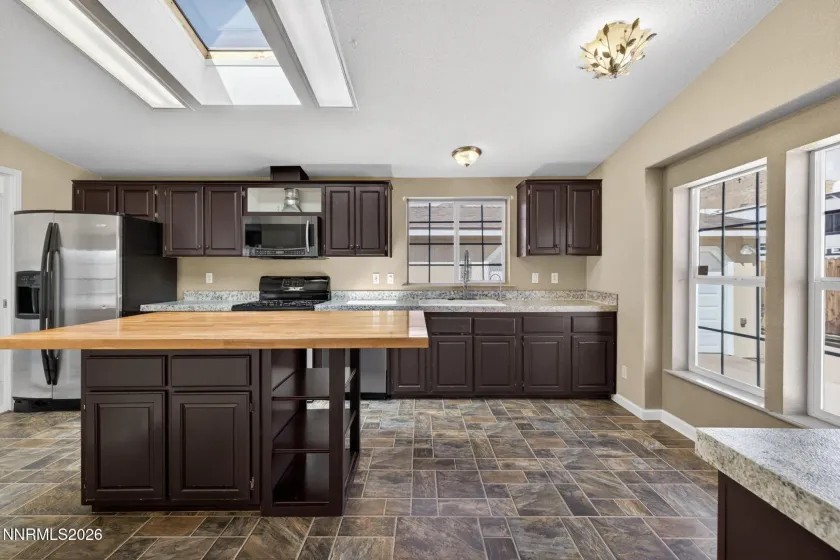 172 Rose Peak, Dayton, Nevada 89403, 3 Bedrooms Bedrooms, ,2 BathroomsBathrooms,Residential,Residential,Rose Peak,260005259