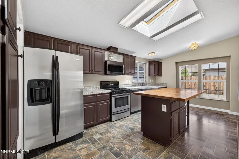 172 Rose Peak, Dayton, Nevada 89403, 3 Bedrooms Bedrooms, ,2 BathroomsBathrooms,Residential,Residential,Rose Peak,260005259