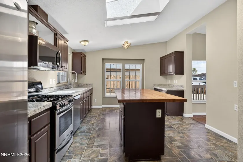 172 Rose Peak, Dayton, Nevada 89403, 3 Bedrooms Bedrooms, ,2 BathroomsBathrooms,Residential,Residential,Rose Peak,260005259