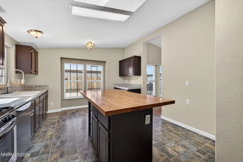 172 Rose Peak, Dayton, Nevada 89403, 3 Bedrooms Bedrooms, ,2 BathroomsBathrooms,Residential,Residential,Rose Peak,260005259